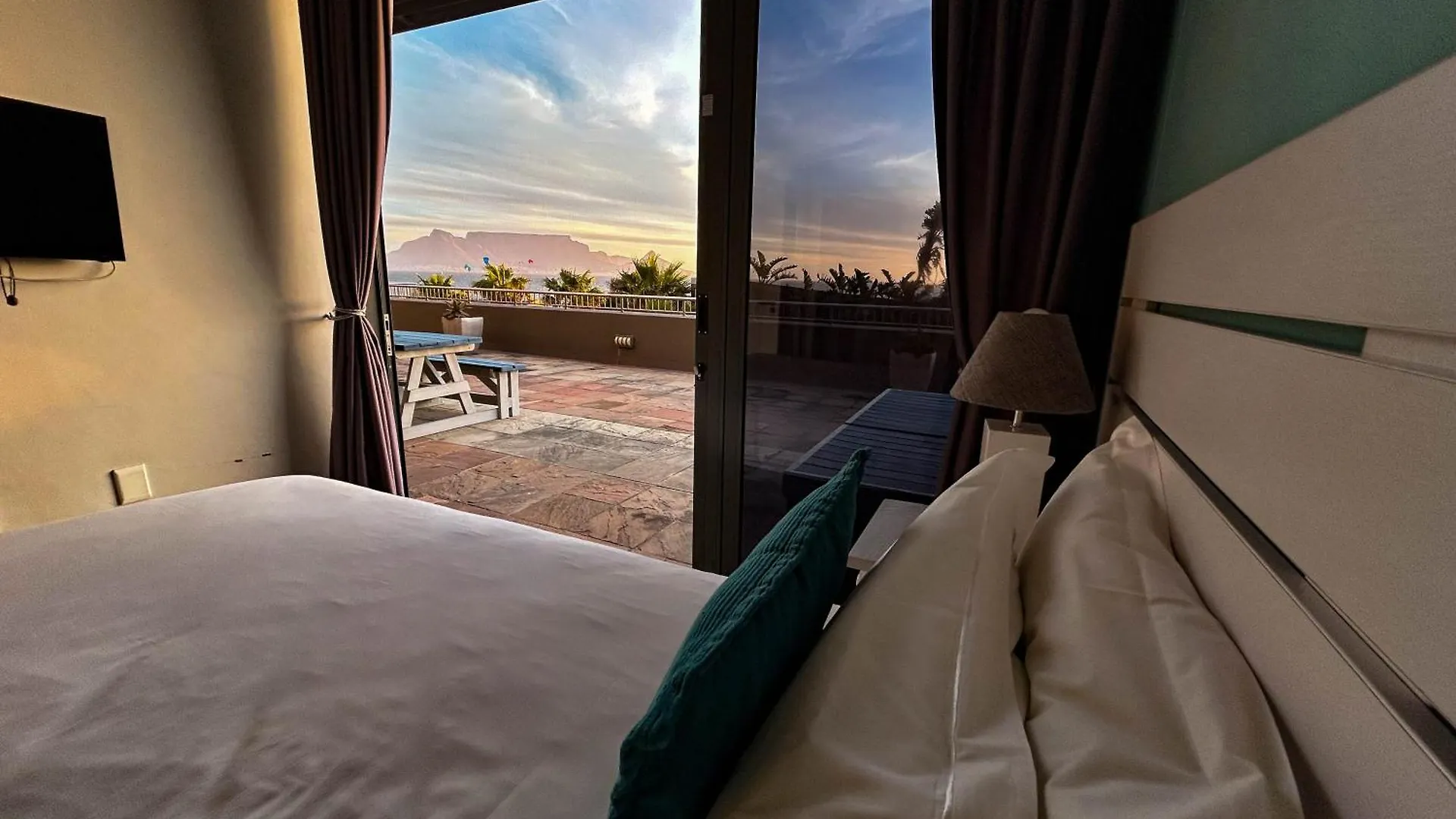 Heaven On Earth - Blouberg Beachfront Self-Catering Apartment Bloubergstrand